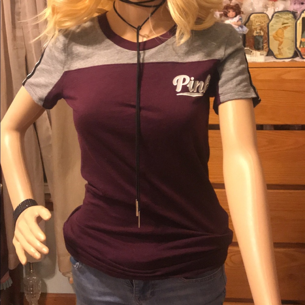 VS pink T-shirt